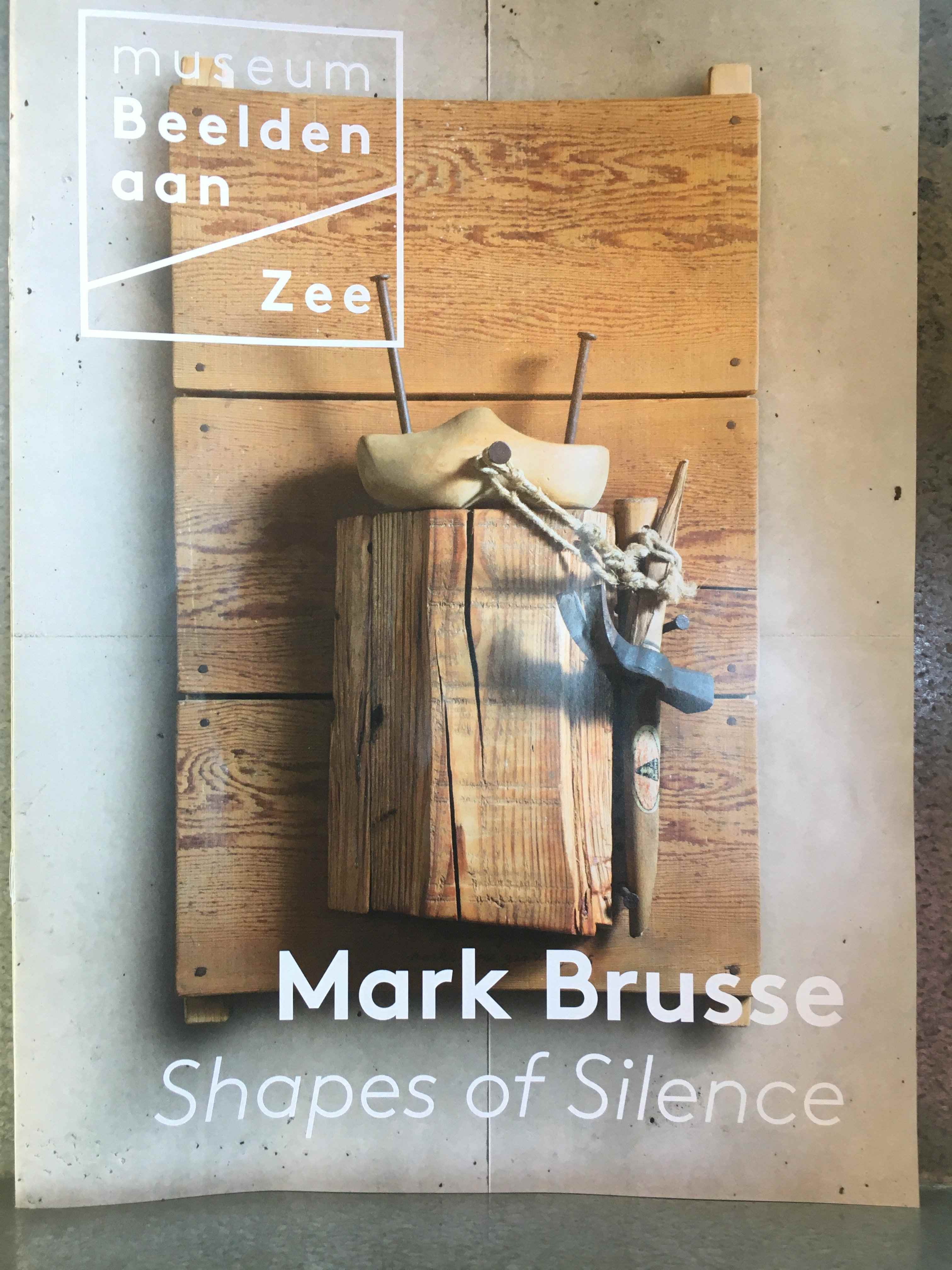 Mark Brusse beelden aan zee