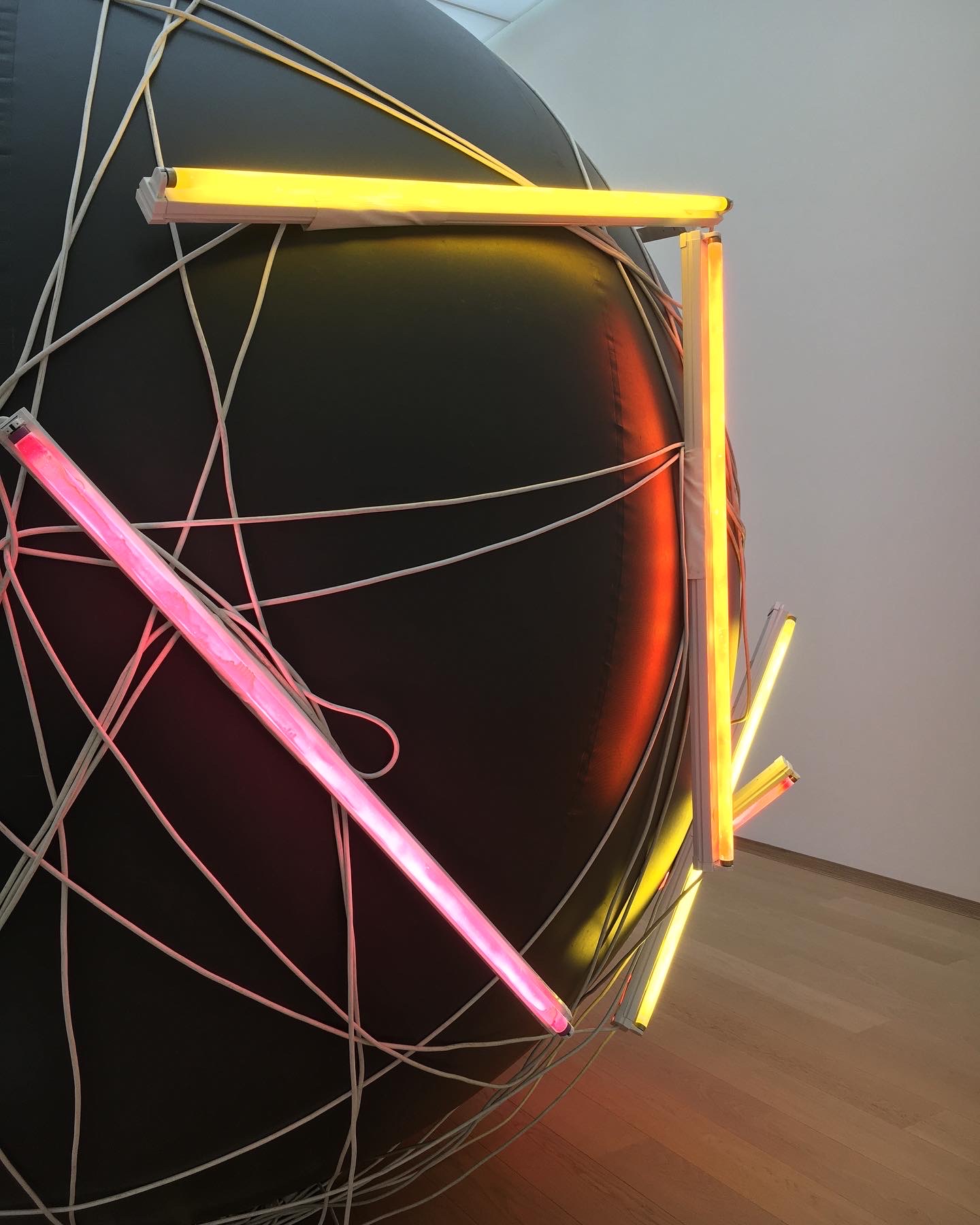 Beat Zoderer black sphere with lights