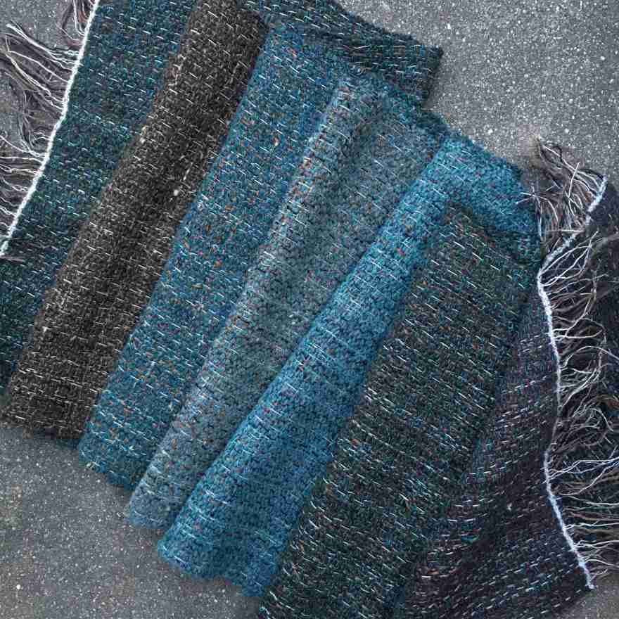 Blue lambswool and linen scarf