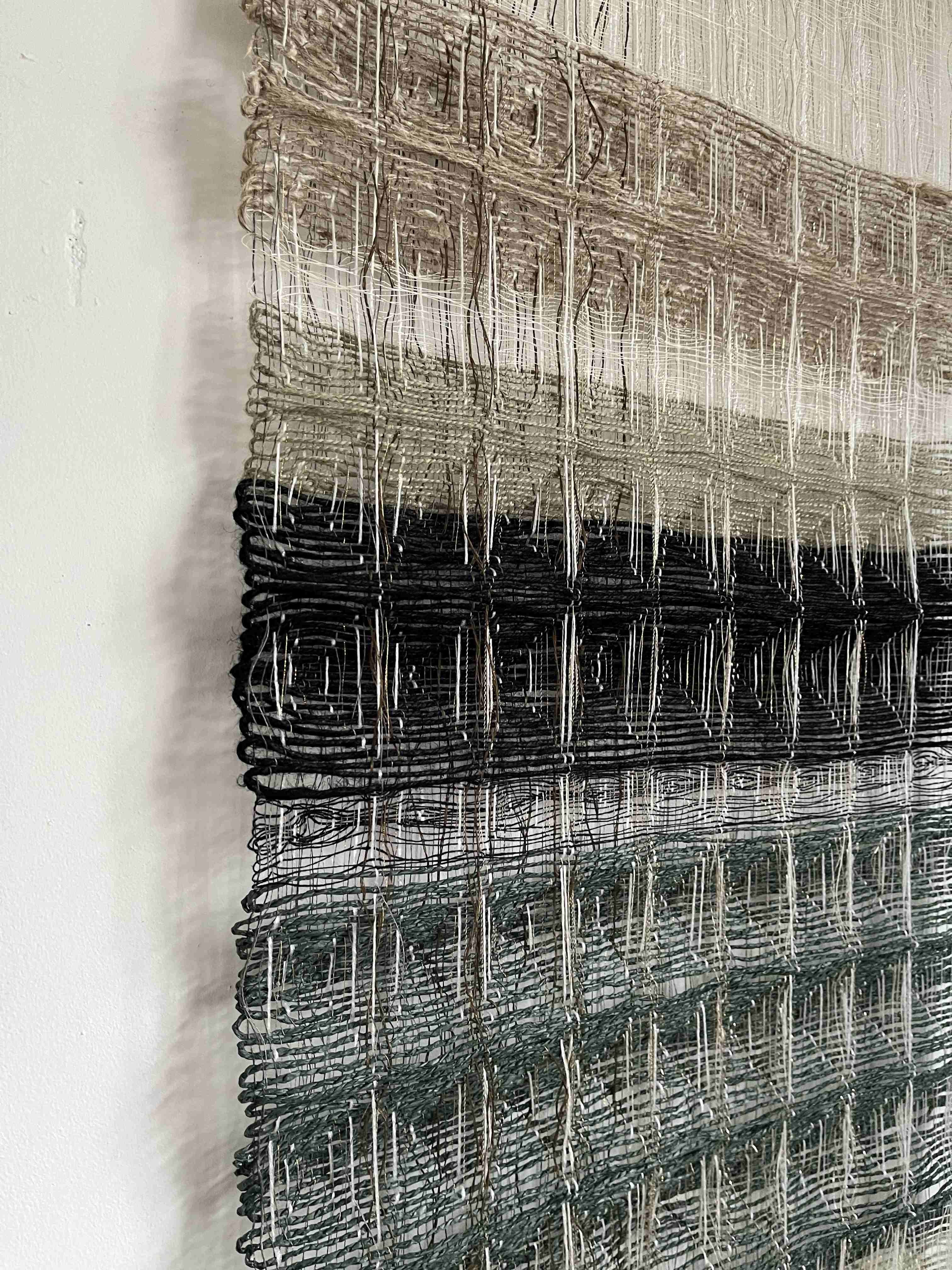 Honeycomb woven wall hanging paper and jute yarns