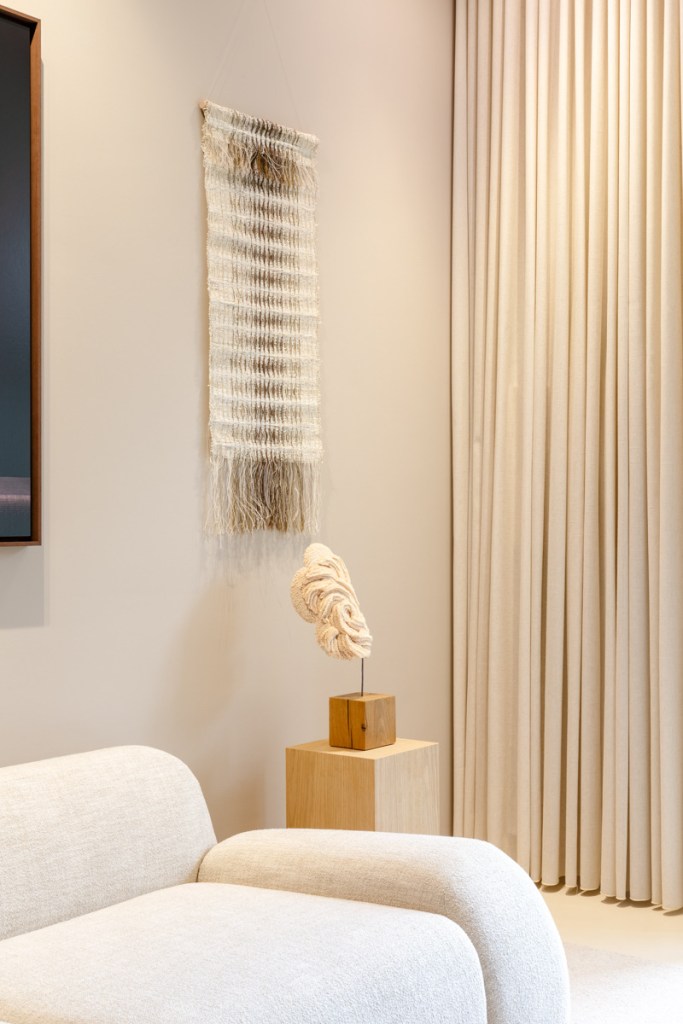 THERESI_ART 12 view 1