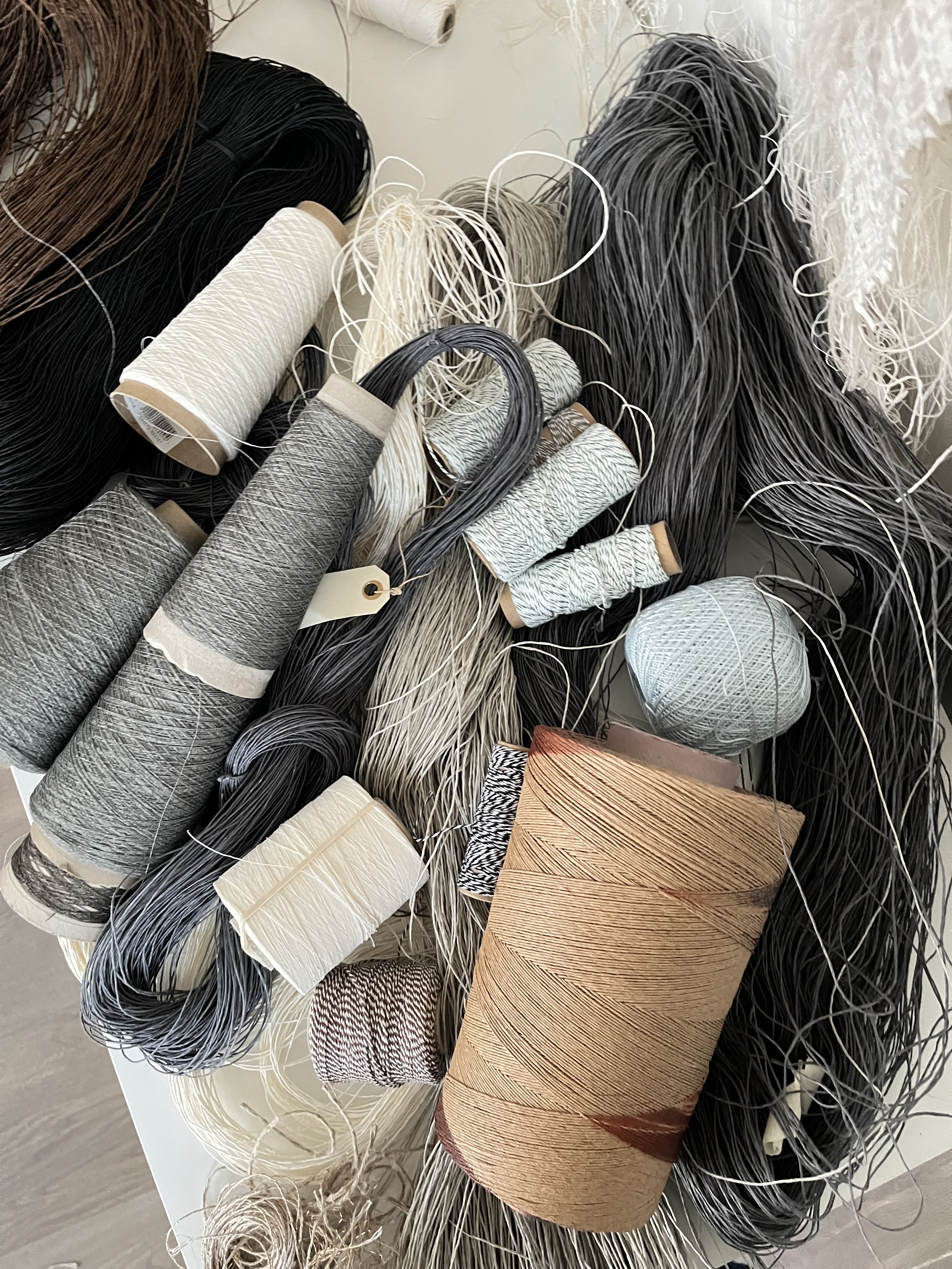 Selection of yarns for warp